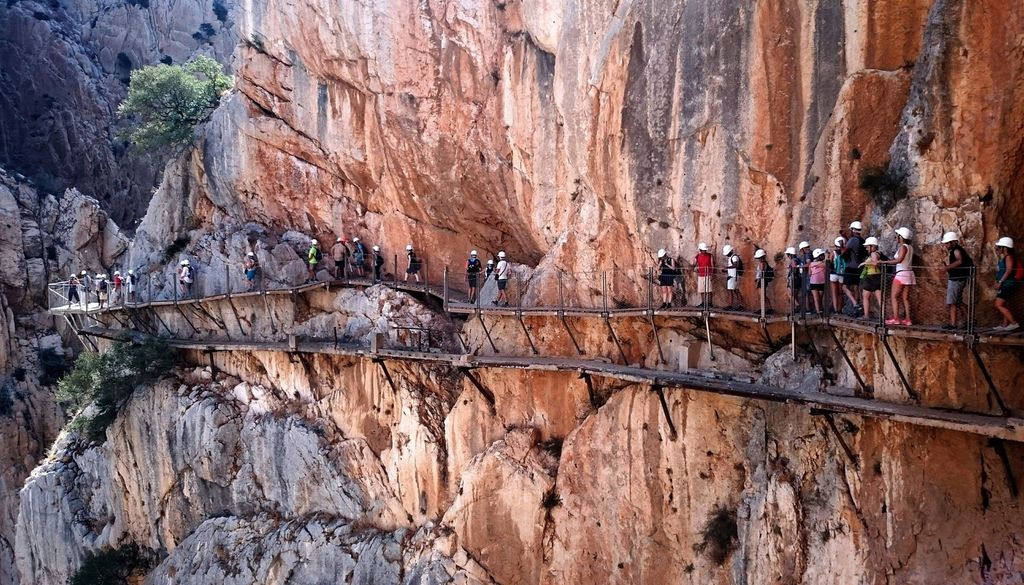 Caminito Del Rey Espagne Escalade Sentier Autrefois, le Caminito Del Rey était considéré comme le sentier le plus dangereux du monde.
