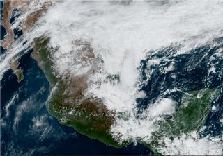 Ambiente frío con lluvias y viento en México