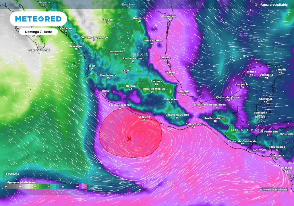 Pronóstico de agua precipitable en milímetros Ciclón tropical estaría transportando gran cantidad de humedad con lluvias torrenciales a costas de Oaxaca, Michoacán y especialmente Guerrero; se extenderán a la franja central del país.