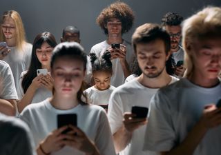 Amigos en la era digital: ¿una tarea de tiempo completo que estresa a los jóvenes?