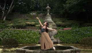 Ana Catarina Santos quer mostrar-nos que entre a ci&ecirc;ncia e a dan&ccedil;a h&aacute; um ch&atilde;o comum