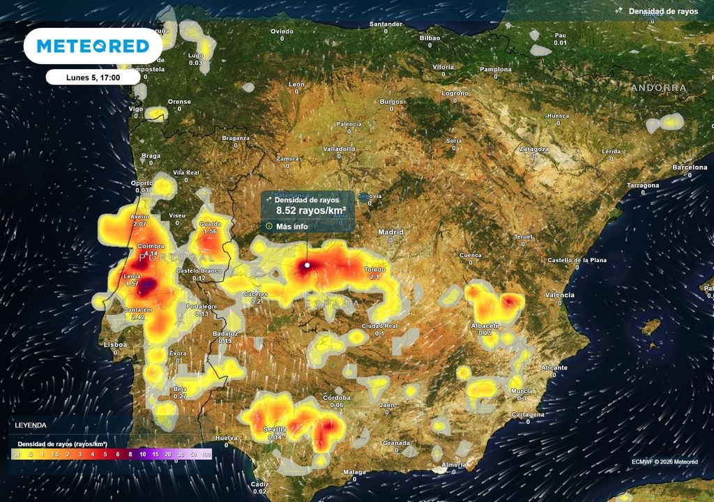La actividad tormentosa será elevada en la mitad sur peninsular durante la tarde de mañana.