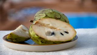 Anona: a fruta cremosa que desafia as altera&ccedil;&otilde;es clim&aacute;ticas