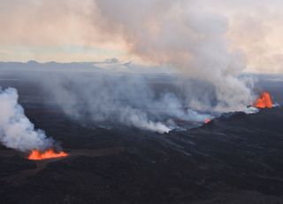 ¡Alerta volcánica! La ciudad de Grindavik en Islandia, ha sido ya totalmente evacuada