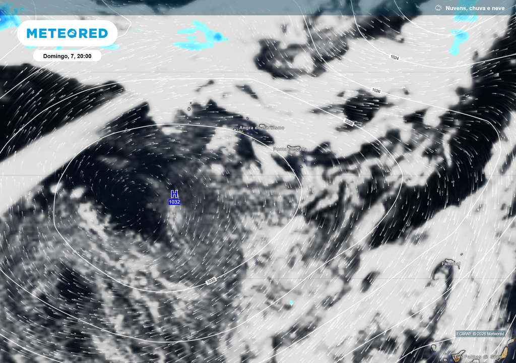 Pressão, nuvens e chuva O Anticiclone dos Açores encontra-se robusto e praticamente centrado sobre o arquipélago, estendendo também a sua influência à Madeira. Esta configuração favorece tempo estável, vento fraco a moderado e ausência de precipitação significativa.