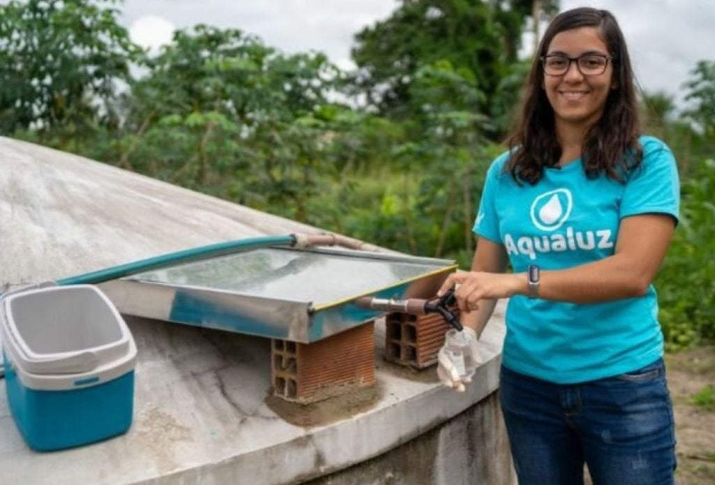 Sistema solar criado por jovem baiana torna água de cisternas potável no Sertão, sem cloro, focado em saúde e acesso em áreas rurais. Crédito: Divulgação/ONU-Meio Ambiente