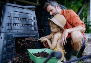 Cómo hacer compost casero paso a paso y ayudar al medioambiente