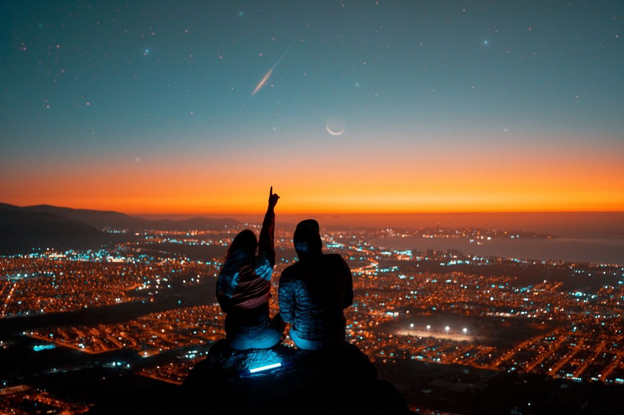 Tutti col naso all'insù per l'imminente pioggia di stelle cadenti dello sciame delle Liridi.