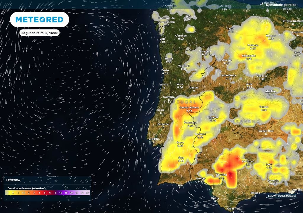 De momento, tanto sábado, como segunda, dias 3 e 5 de outubro, parecem ser as datas onde existe um maior potencial para a ocorrência de descargas elétricas atmosféricas.