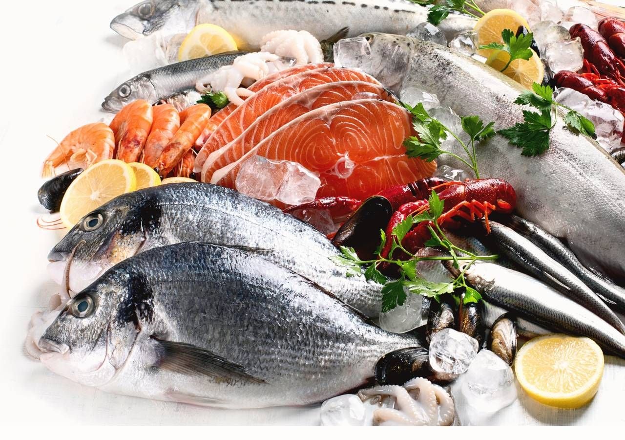 Em Portugal, a aquacultura é maioritariamente composta por explorações de bivalves e de peixes - como o salmão, dourada e robalo - em águas salobras e marinhas.
