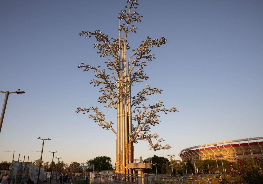 Arbórea Magna: un árbol-robot a metros del Monumental