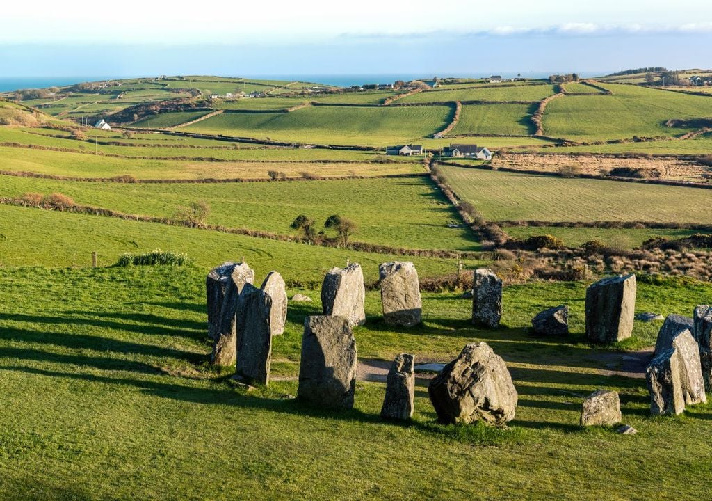 El interior del dolmen contenía varios enterramientos y osarios.