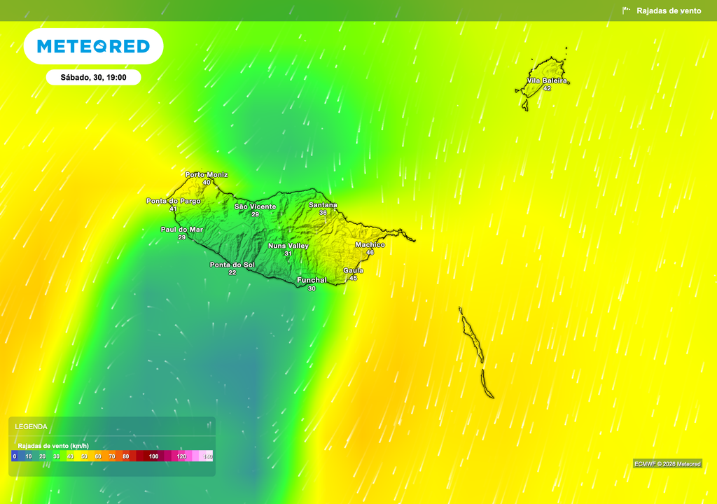 As rajadas de vento poderão intensificar-se na Madeira durante a tarde e noite de sábado, sobretudo nos extremos leste e oeste da ilha, onde os modelos meteorológicos apontam para valores próximos dos 40 a 45 km/h nas zonas mais expostas.