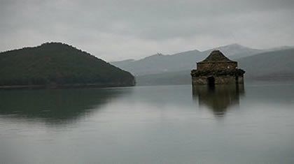 Arquitectura Y Meteorología Popular: Los Esconjuraderos Y Los Comunidors Arquitectura Y Meteorología Popular: Los Esconjuraderos Y Los Comunidors
