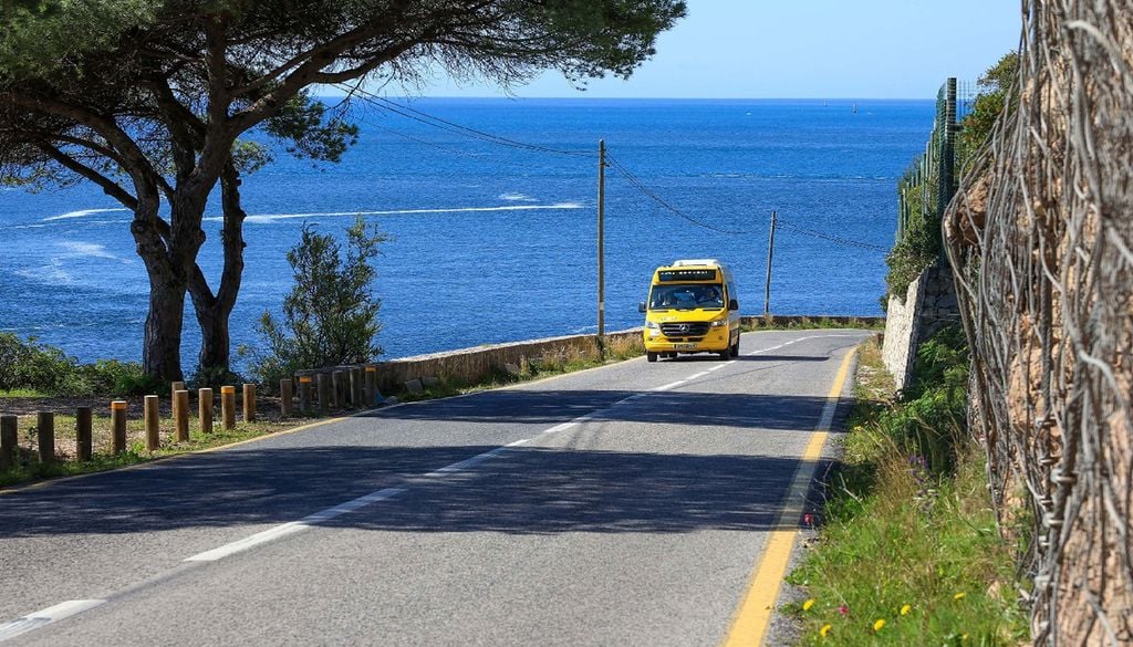 Arrábida Sem Carros As ligações entre as praias da Arrábida vão ser asseguradas por transportes públicos. Foto: Município de Setúbal.