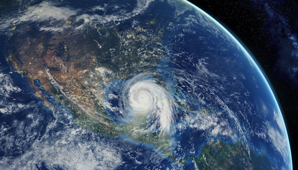 El otoño coincide con el periodo más activo en el desarrollo de ciclones tropicales en ambas cuencas. El otoño coincide con el periodo más activo en el desarrollo de ciclones tropicales en ambas cuencas.