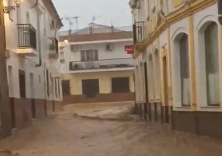 Arrecia el temporal: Bárbara deja ya más de 100 l/m2 en el oeste Arrecia el temporal: Bárbara deja ya más de 100 l/m2 en el oeste