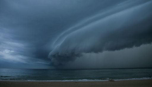 Ottobre &egrave; arrivato, ma il Mediterraneo &egrave; ancora bollente: cresce il rischio di temporali pi&ugrave; potenti in Italia