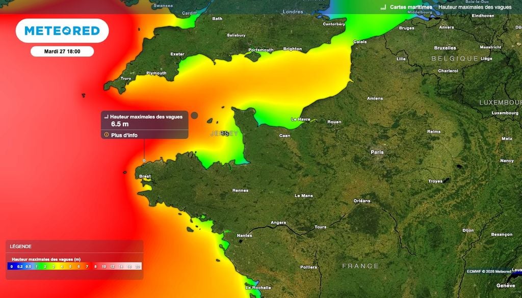 Des paquets de mer pourraient franchir les digues ce mardi et atteindre les zones côtières les plus exposées.