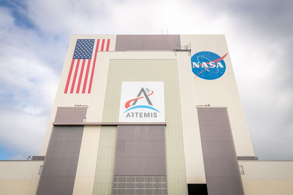 Le settimane di ritardo accumulate a febbraio sono state preziose per i tecnici del Kennedy Space Center. Oltre alla risoluzione del problema principale, l'intera struttura di terra è stata revisionata.