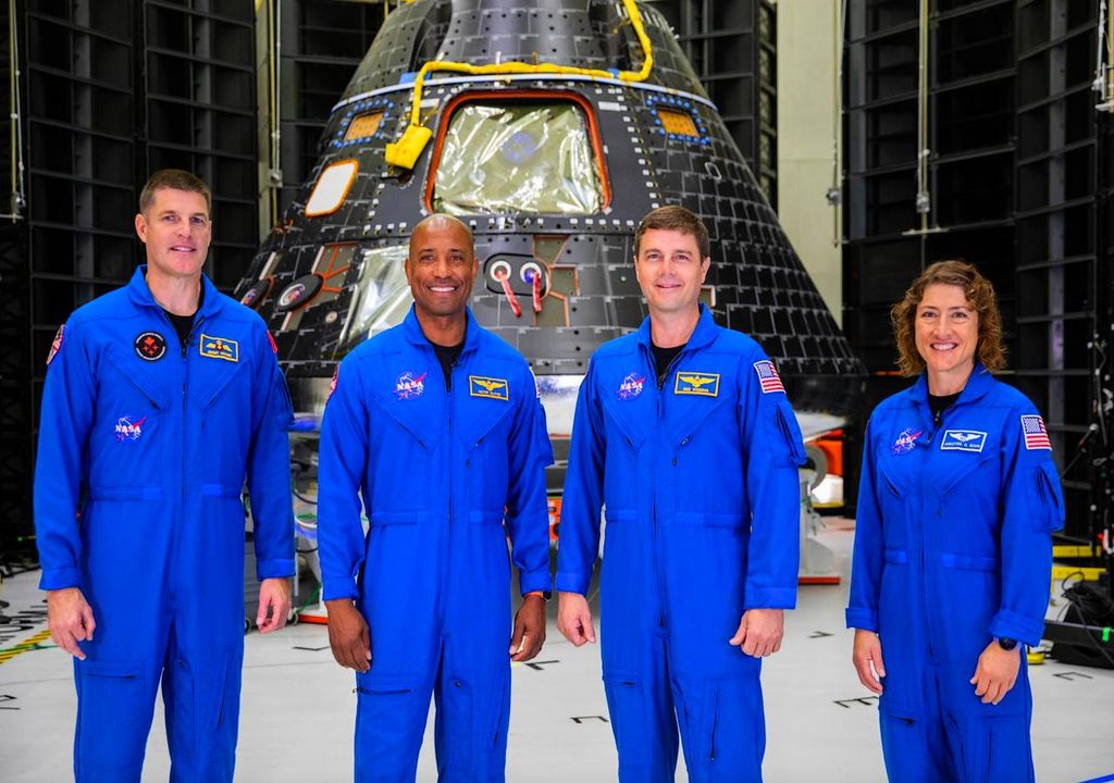 Los integrantes de la tripulación de Artemis II. De izquierda a derecha: Jeremy Hansen, especialista en misión; Víctor Glover, piloto; Reid Wiseman, comandante, y Christina Hammock Koch, especialista de misión. Imagen: NASA.