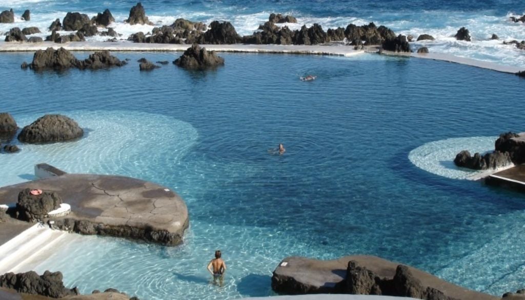 Piscinas Naturais de Porto Moniz, Madeira "Uma atração para milhares de turistas nacionais e estrangeiros, não só pela sua beleza e origem peculiar mas também pelas magníficas condições", garante a autarquia. Foto: Município de Porto Moniz