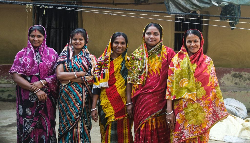 mulheres; Bangladesh A migração climática está a mudar as responsabilidades de género nos cuidados domésticos e no trabalho dentro das famílias.