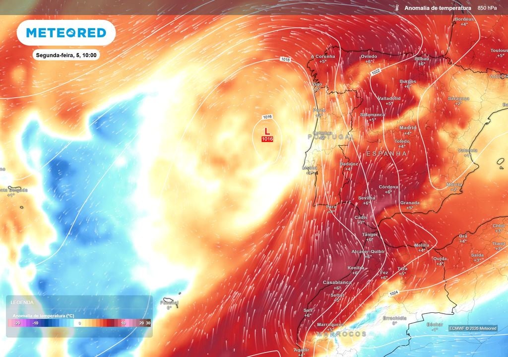 Uma massa de ar anormalmente quente avança sobre a Península Ibérica, enquanto uma depressão com ar mais frio permanece a oeste de Portugal, criando um forte contraste térmico em altitude.