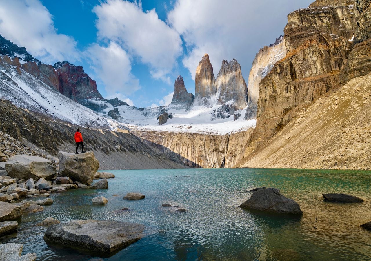 En el mirador Base Torres se encuentra la postal más típica del Parque Nacional Torres del Paine.