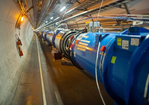 Así es la máquina de 27 km que recrea el comienzo del universo y que podría encontrar la "partícula de Dios"