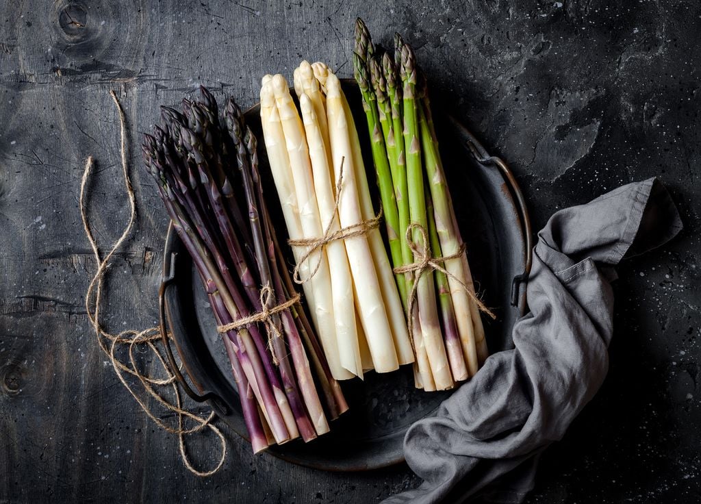 Plusieurs sortes d'asperges existent : cela est rendu possible par le type de culture associée à l'asperge !