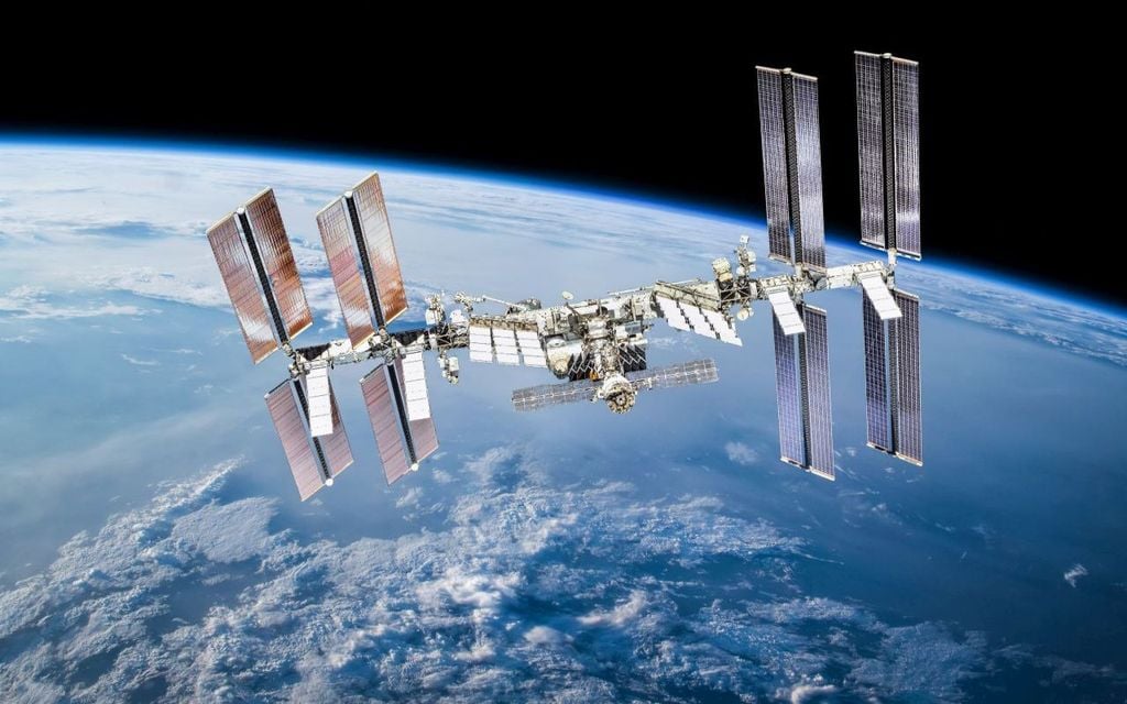 ISS, weltraum, loch Reparatur im Weltraum - ein Deutscher macht´s!