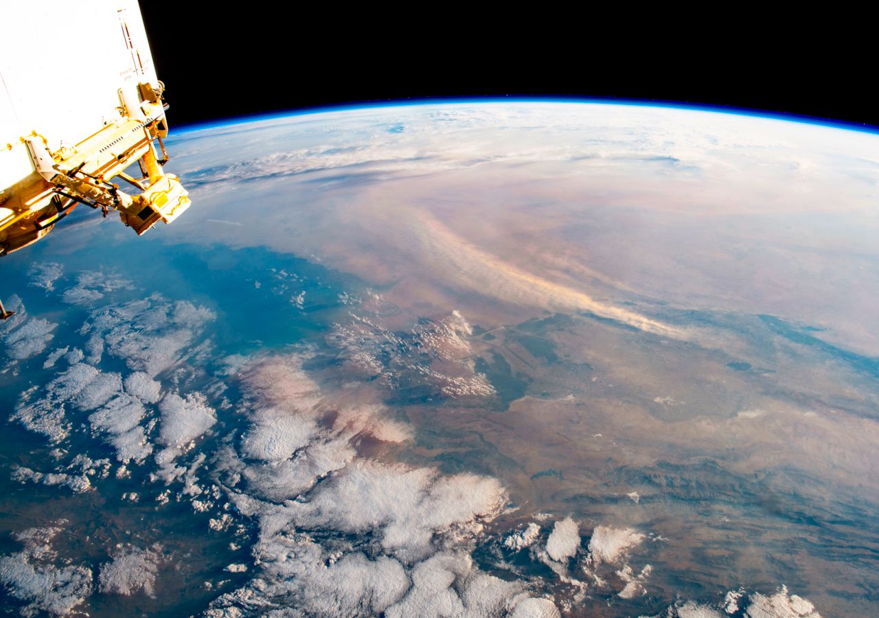 Astronauta captura imagens impressionantes de uma tempestade de areia