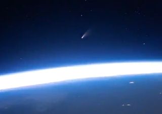 La cometa Neowise nei cieli dell'Italia e del mondo: le foto e i video