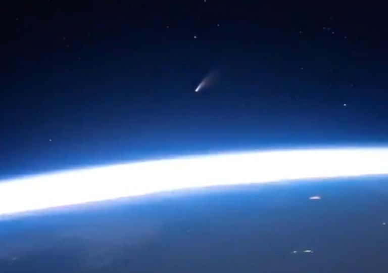 La cometa Neowise nei cieli dell'Italia e del mondo: le foto e i video La cometa Neowise nei cieli dell'Italia e del mondo: le foto e i video