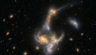 Astr&ocirc;nomos acompanham uma gal&aacute;xia massiva crescendo 1,2 bilh&otilde;es de anos ap&oacute;s Big Bang