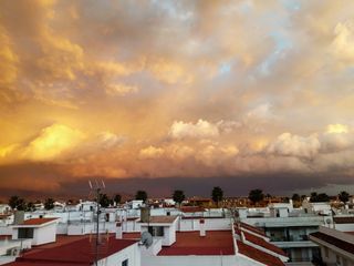 Atardecer muy nuboso