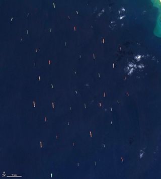 Atasco de buques en el Canal de Suez