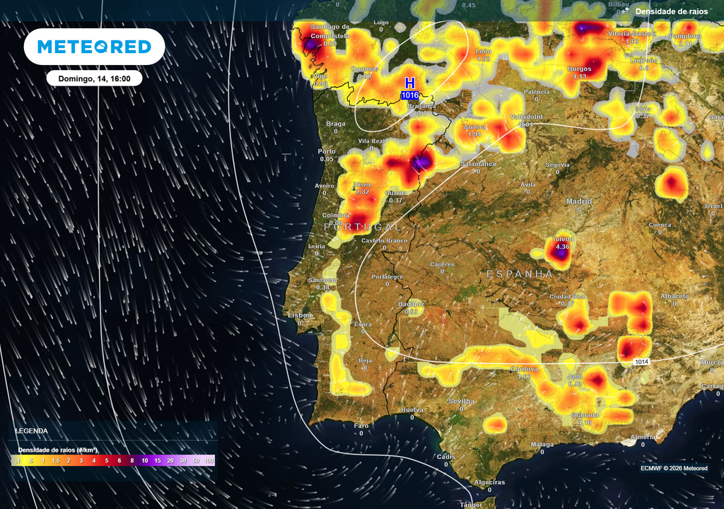 Densidade de raios prevista para domingo, 14 de junho, às 16h A atividade elétrica deverá intensificar-se durante a segunda metade da tarde em várias regiões do interior Norte e Centro.