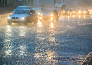 Atenção: chuvas aumentam nesta Sexta-feira Santa no centro-sul do Brasil