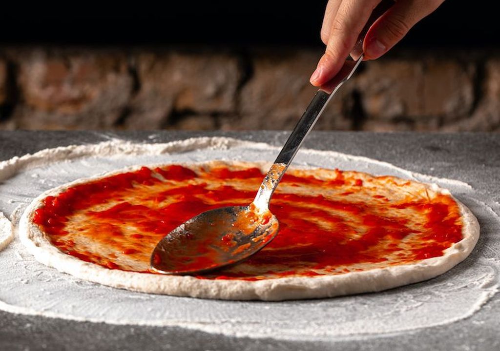 Pizza, harina y tomates Pizza, harina y tomates
