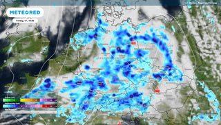 Atmosph&auml;re im Dauerstress: H&ouml;hentief h&auml;lt Gewitter, Starkregen und Hagel auf Kurs! DWD warnt vor schweren Gewittern