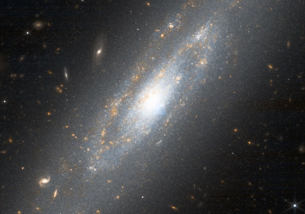 Galaxia NGC 3972, telescopio espacial James Webb