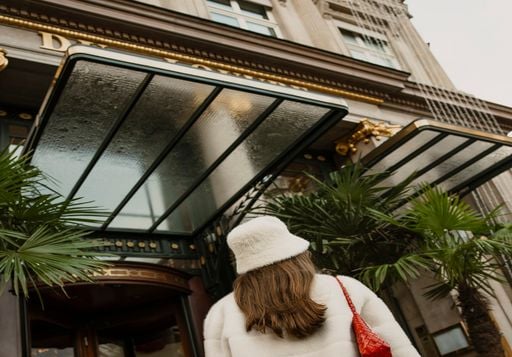 Auf den Spuren von "Emily in Paris": Exklusive Luxus-Erlebnisse in der Stadt der Liebe