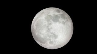 ¿Aumenta el crimen cuando la Luna está llena?