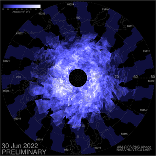 El raro aumento repentino de las nubes noctilucentes