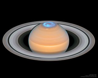 Aurora alrededor del Polo Norte de Saturno