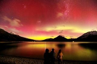 Auroras rojas sobre Nueva Zelanda