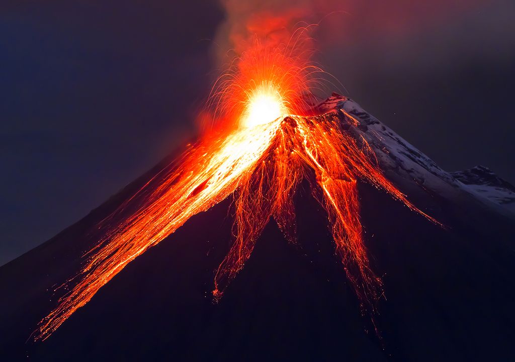 volcán erupción cenizas magma lava volcán erupción cenizas magma lava