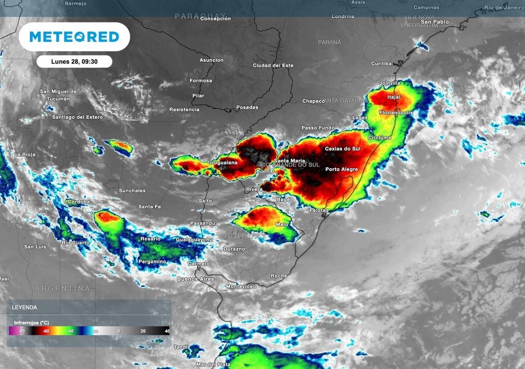 Imagen satelital La imágen satelital obtenida en las primeras horas del lunes 28 muestran el desarrollo de tormentas sobre el centro del litoral pero con los núcleos más severos sobre el sur de Brasil.
